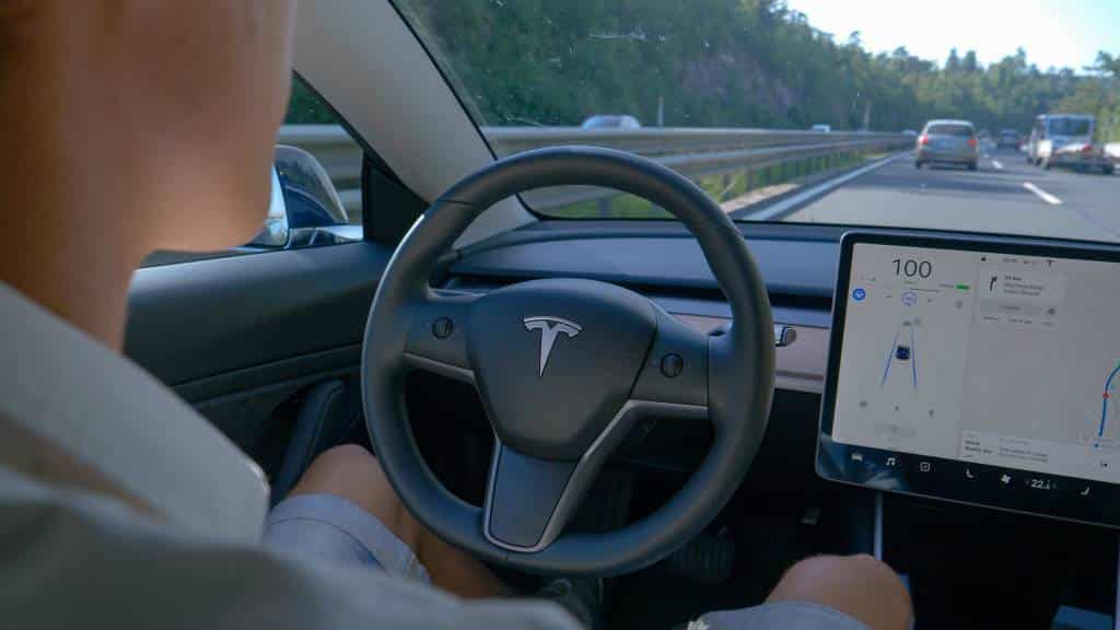 voiture Tesla accessoires accessoiriser véhicule automobile intérieur rangements pédales tapis