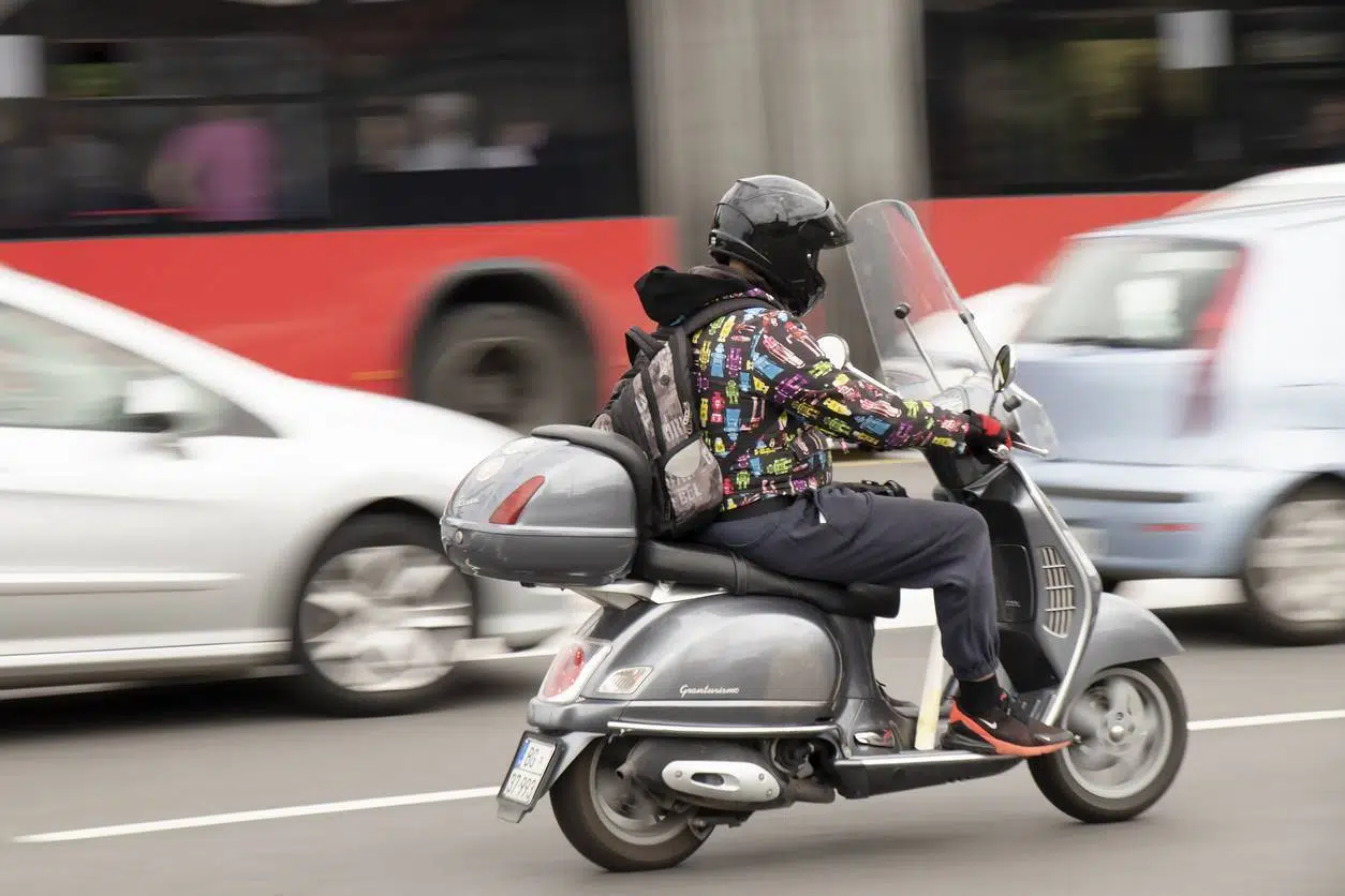 accessoire obligatoire saute-vent moto